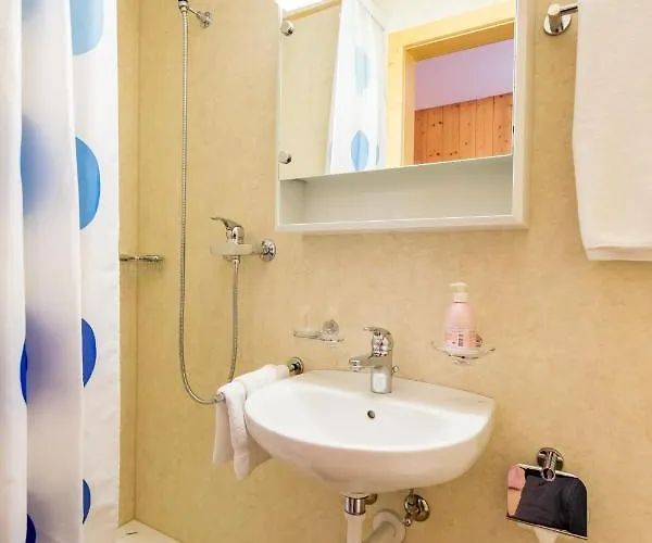 מלון Seehotel Sternen